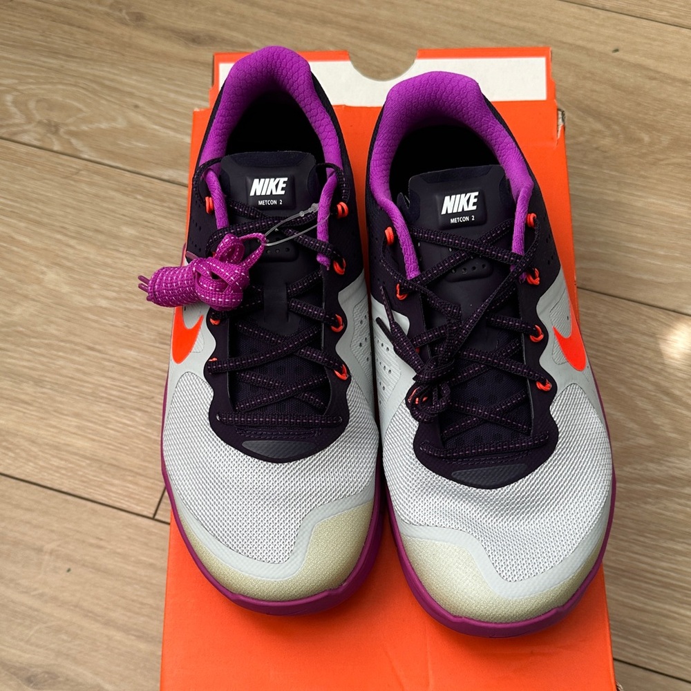 Nike Women's Purple and White Athletic Shoes METCON 2